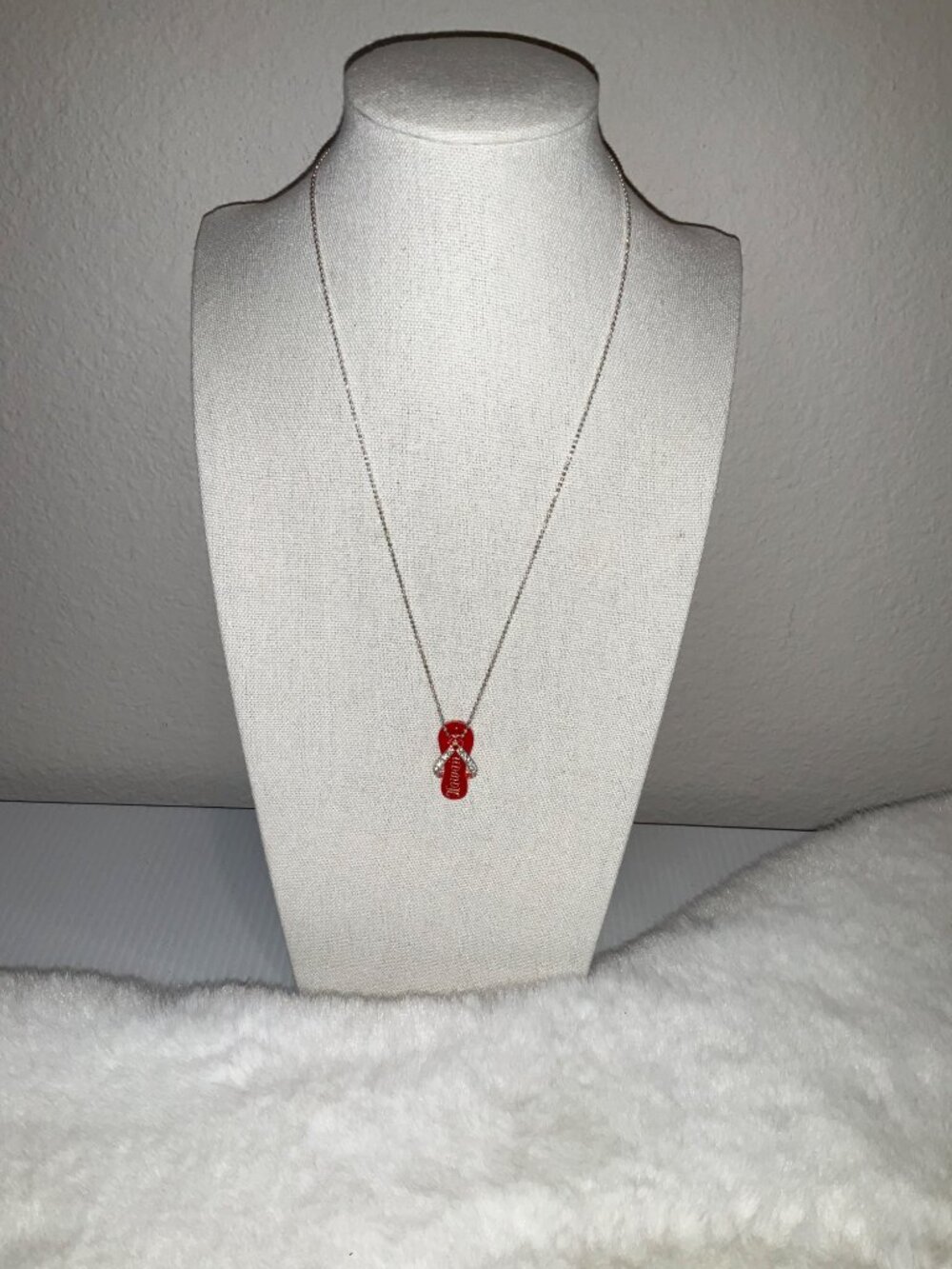 Hawaii Crystal Rhinestone Flip Flop Necklace in Red - Picture 2 of 3